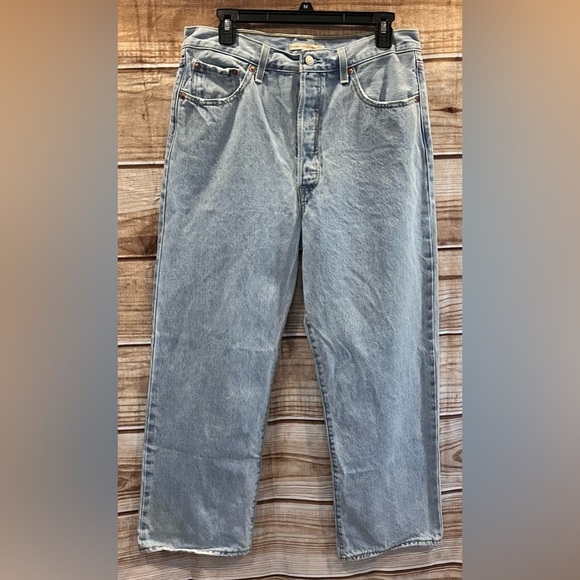 LEVI’S Ribcage Straight Ankle Light Wash Blue Jeans, Like New, Size 31 x 27 - Picture 1 of 5